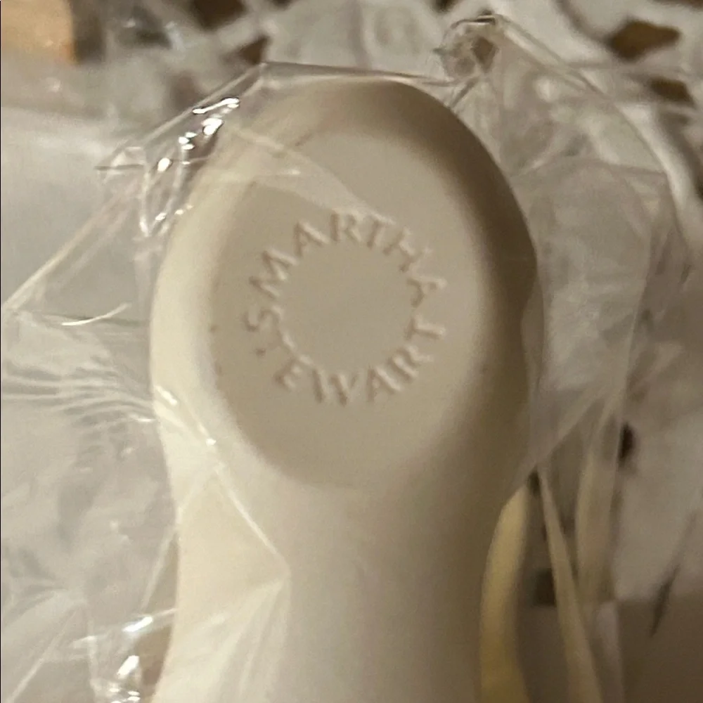 Party Hat Craft Punch - Cream by